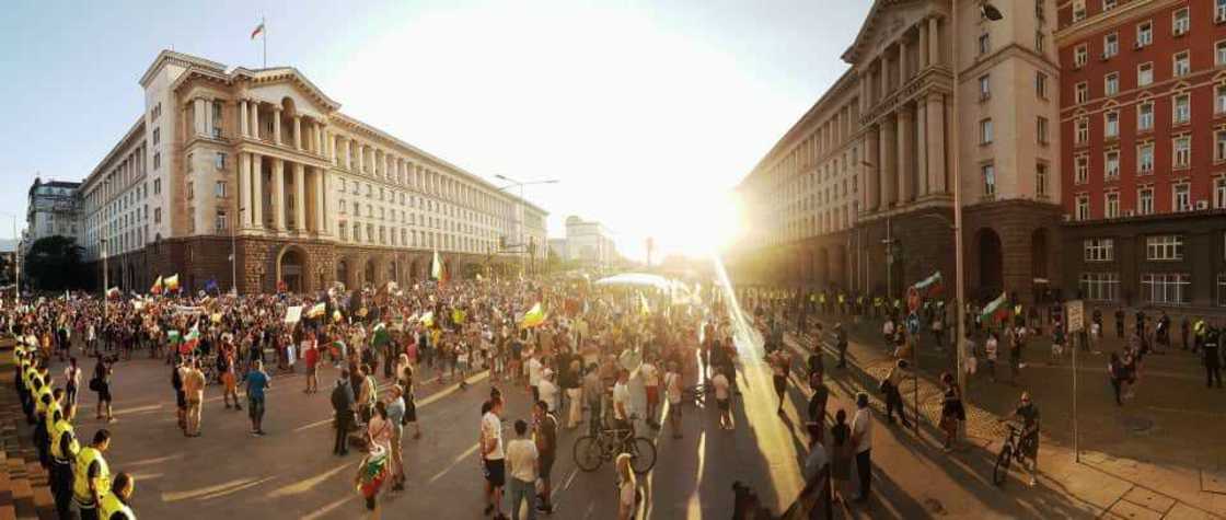 40-и ден протести в София: Гражданите сменят тактиката с блокади-изненади
