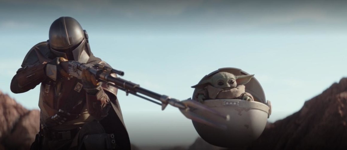 <b>The Mandalorian (Disney+)</b>
<br><br>
Киноверсиите на "Междузвездни войни" напоследък носят разочарования на феновете, но през 2020 г. Disney+ направи неоспорим пробив със сериала The Mandalorian и прословутото "бебе Йода". Историята се развива 25 години преди "Episode VII – The Force Awakens" и разказва за приключенията на ловеца на глави Дин Джарин (Педро Паскал). Създаден от Джон Фавро, космическият уестърн се готви за втори сезон и за заслужени награди с общо 15 номинации.
