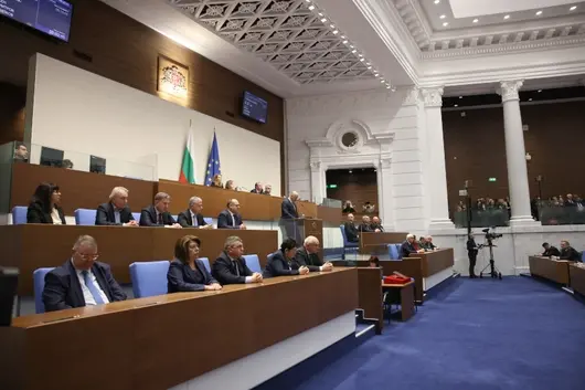 Парламентът вкара 4 извънредни точки в програмата, преди да излезе във ваканция 