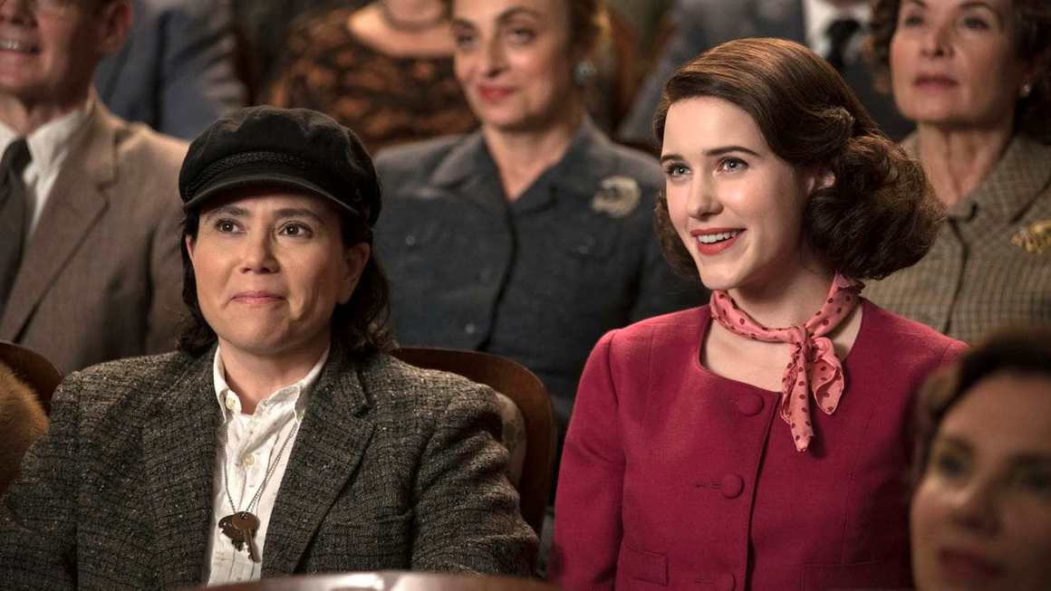 <b>The Marvelous Mrs. Maisel (Amazon Prime Video) </b>
<br><br>
Още с появата си през 2017 г. сериалът с Рейчъл Броснахан се превърна във фаворит на зрителите и критиците. Историята на американската домакиня от 50-те, която решава да се отдаде на стендъп-комедията, вече донесе няколко награди "Еми" и "Златен глобус" на създателите и главните си действащи лица. <br><br>
Тази година "Удивителната мисис Мейзел" има 20 номинации, вкл. във водещите категории "Най-добра комедия" и "Най-добра главна женска роля". Марин Хинкъл и Алекс Борстийн са номинирани едновременно за поддържаща роля в сериала.