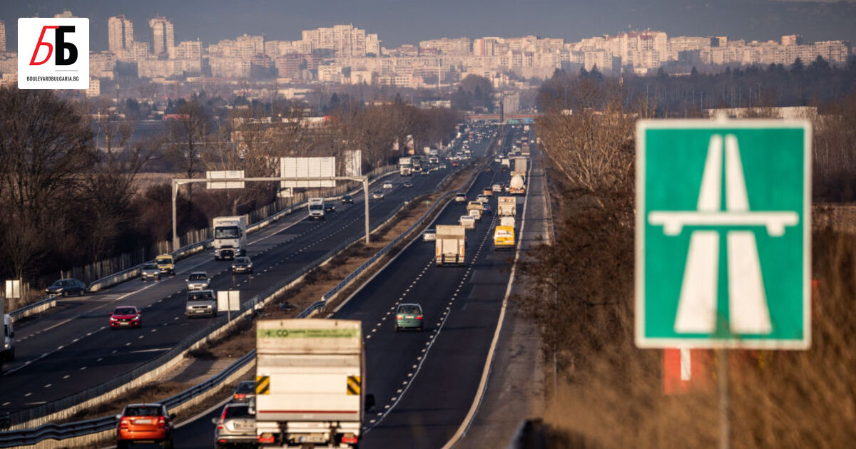 Близо 100 000 автомобила ще напуснат София в дните преди