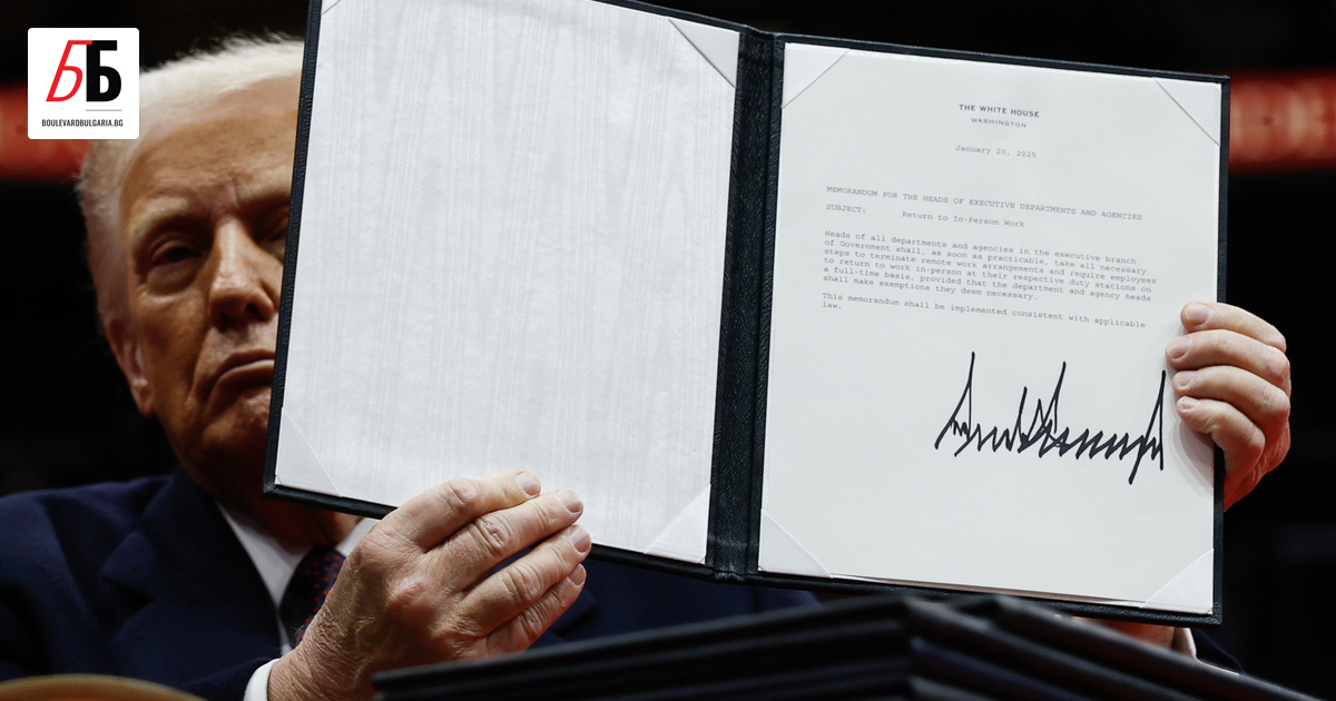 Президентът на САЩ Доналд Тръмп подписа десетки укази в първите
