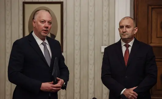 Желязков обвини Радев в блокиране на назначения и намекна за отнемане на правомощията му
