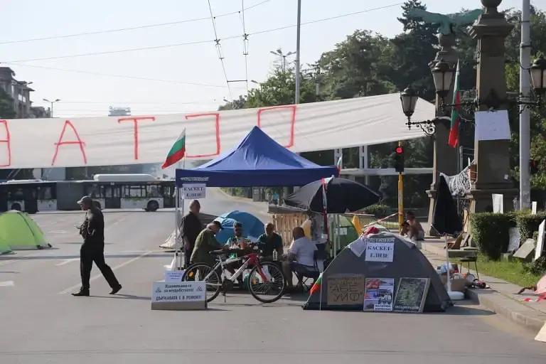 Опит за палеж на шатра при блокадата на "Орлов мост" 