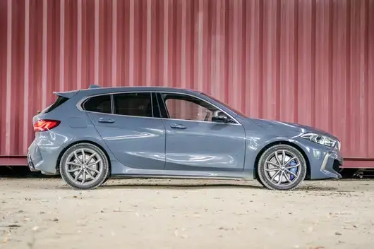 Хей BMW, харесва ли ти Mercedes?
