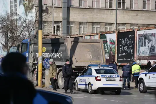 Камион блъсна и уби пешеходец на централен булевард в София