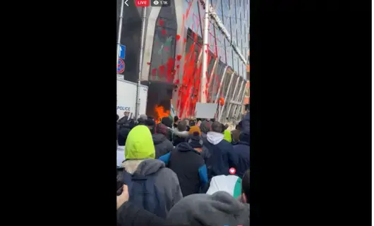 Син на депутат от "Възраждане" и още петима отиват на съд за погрома на сградата на ЕК