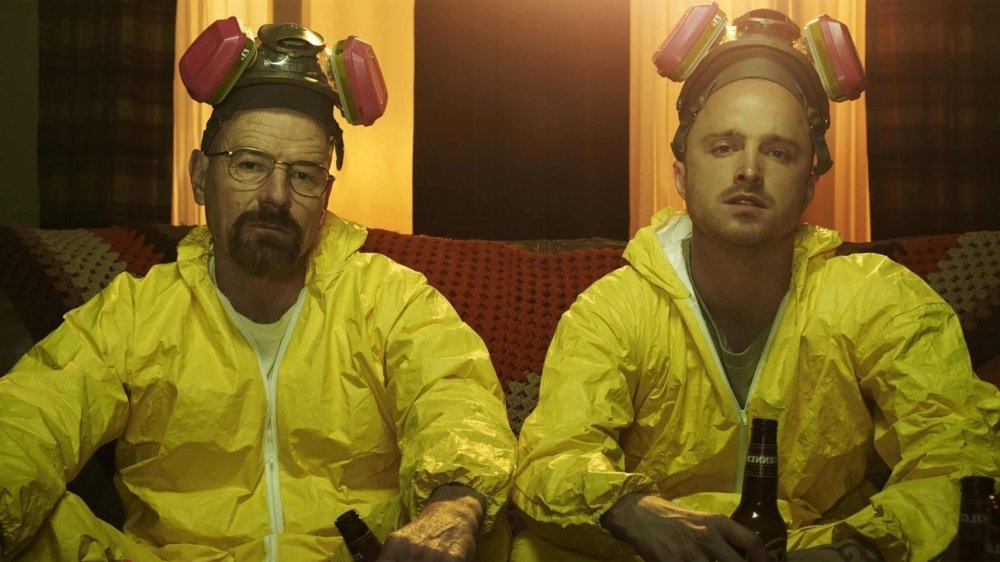 6) <b> Breaking Bad (2008-2013) </b>- култовата криминална драма на Винс Гилиган за изпаднал в безизходица учител по химия, чийто живот се променя тотално, след като решава да прилага знанията си за производството на дрога
<br>
Общо гласове: 1376449<br>
Среден рейтинг на епизод: 9.019<br>
Общо епизоди: 62
