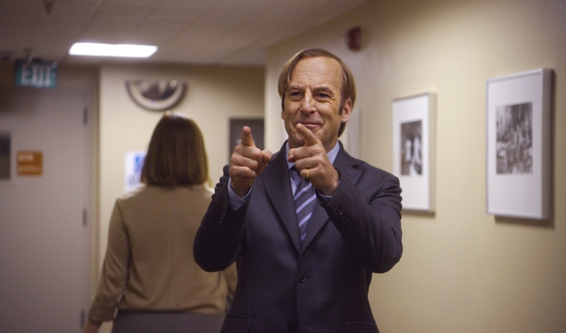 14) <b>Better Call Saul (2015 - )</b> - ако Breaking Bad не е достатъчен, сериалът за ранната история на адвоката Сол Гудман / Джими Макгил, е задължителен за всички фенове.
<br><br>
Общо гласове: 300407<br>
Среден рейтинг на епизод: 8.86<br>
Общо епизоди: 50