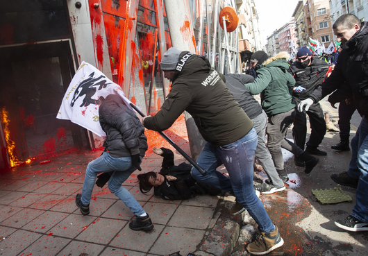 Съдът остави за постоянно в ареста 4-ма от задържаните за погрома на "Възраждане"