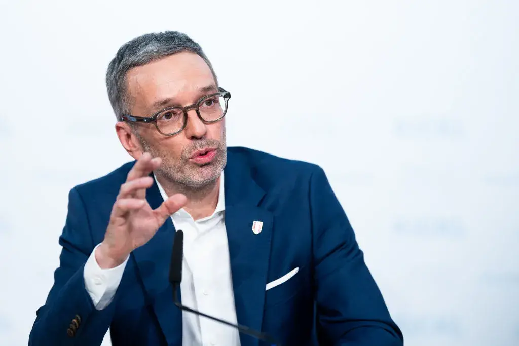 Крайнодесните останаха извън управлението на Австрия въпреки изборната победа