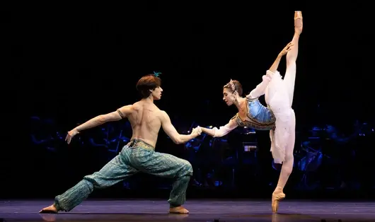 Световно изкуство в дома на всички клиенти на Vivacom EON без допълнително заплащане