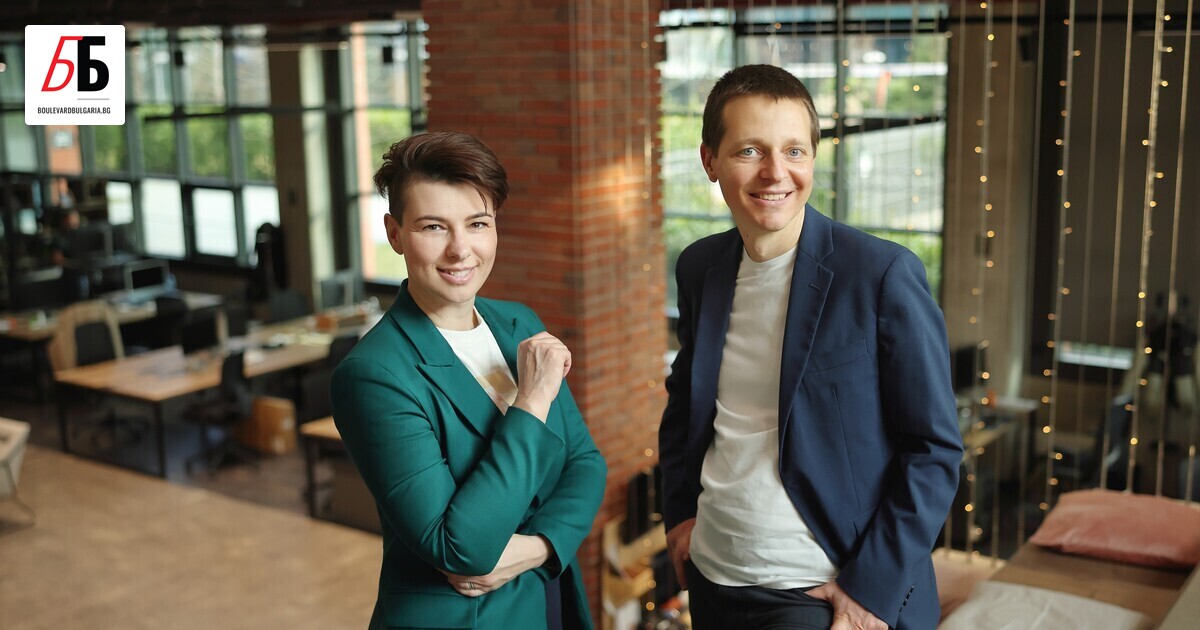 Казват, че четенето на книги е като да живееш стотици