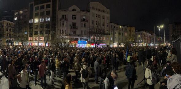 Граждани излязоха на протест "Кой блокира Конституцията"