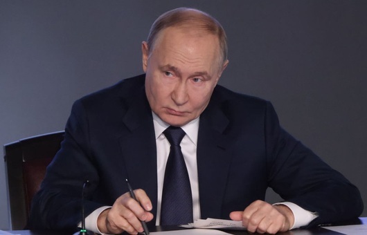 ЕС и Великобритания удариха в синхрон Русия с нови санкции по "сенчестия" флот