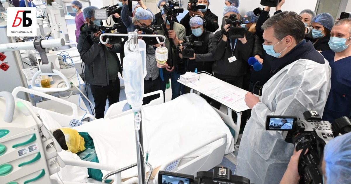 Сръбският президент Александър Вучич реши да използва трагедията с пожара