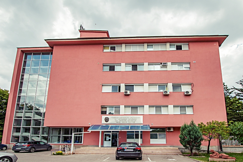 Бебе и 28-годишен мъж са починали от менингококова инфекция, други две деца са в болница