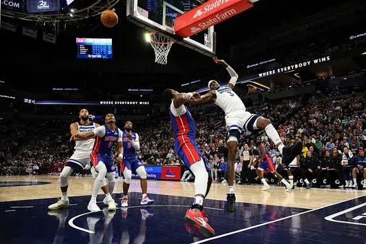 Най-грубият мач в NBA от 20 години завърши с бой и 7 изгонени