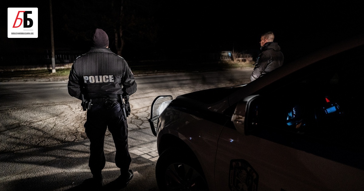 Момиче на 17 г. и младеж на 20 г. са