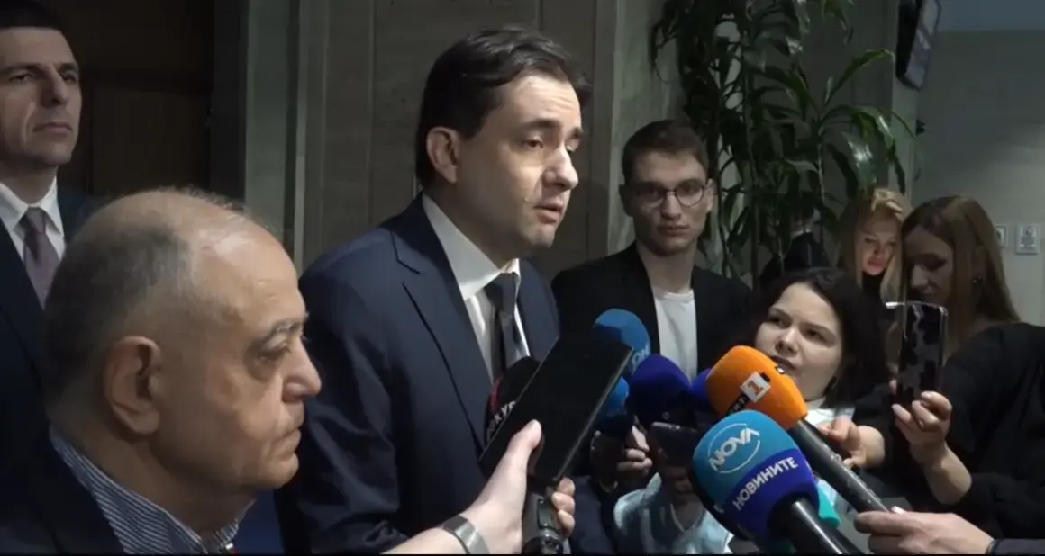 "Демократична България" иска цялата информация чадъра в МВР за контрабанда