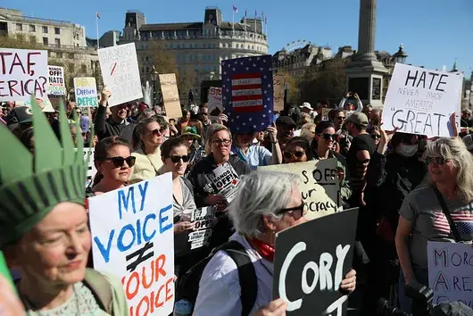 Стотици хляди протестираха в САЩ срещу политиката на Тръмп (Обновена)