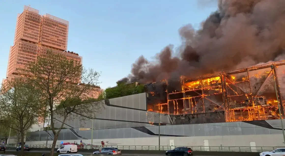 Мащабен пожар избухна в Париж