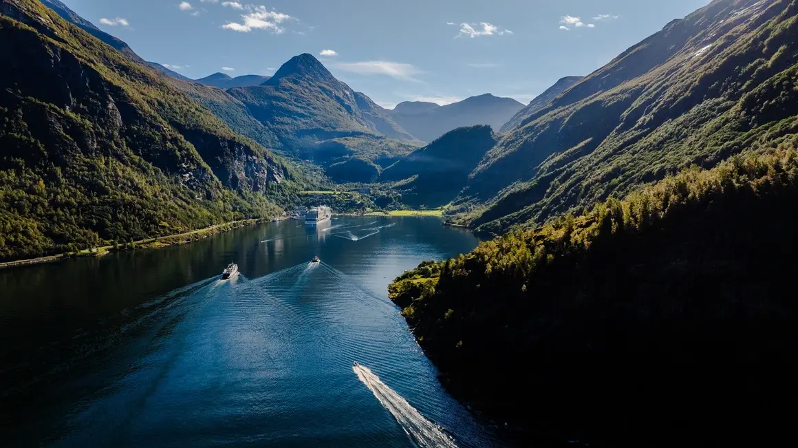 Норвегия: От плажа - на ски в "Белият лотос"?