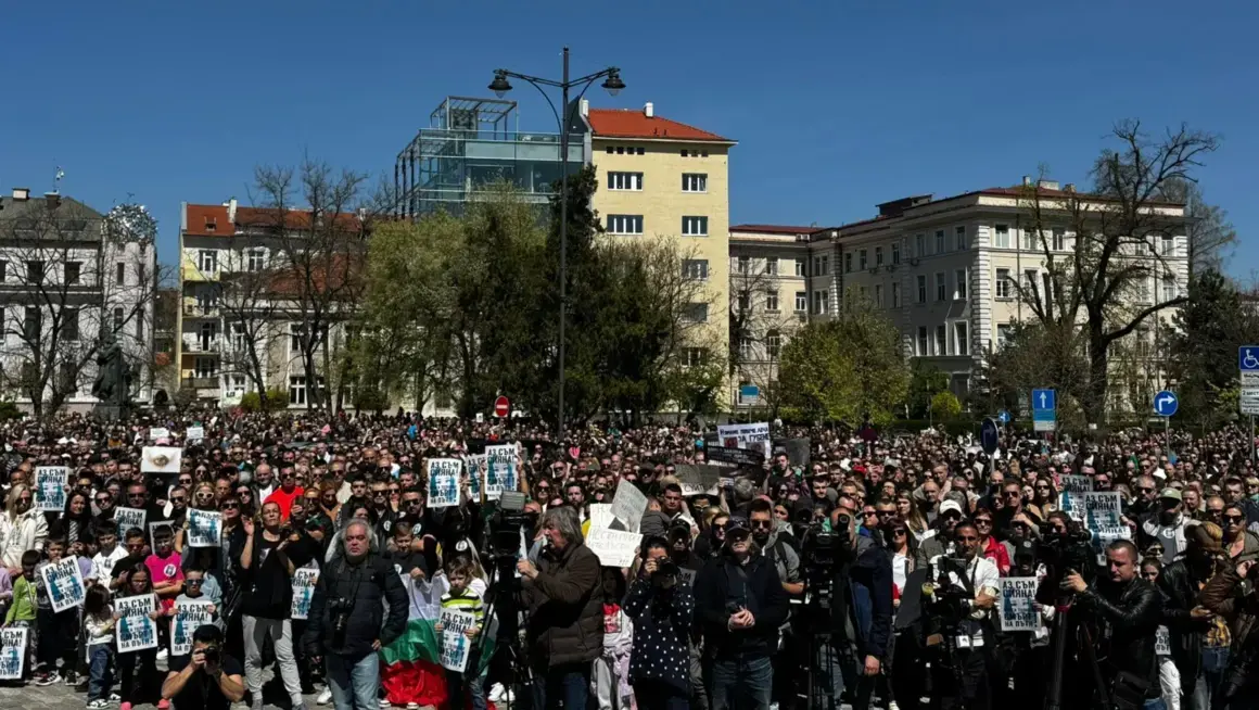 Нов протест в памет на Сияна се проведе в София (Обновена)