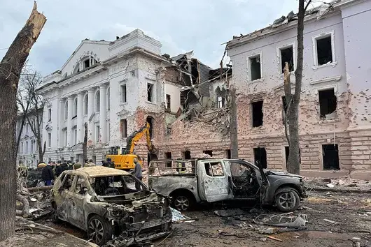 Тръмп обвини Зеленски за войната, докато Русия убива цивилни с ракети в Украйна