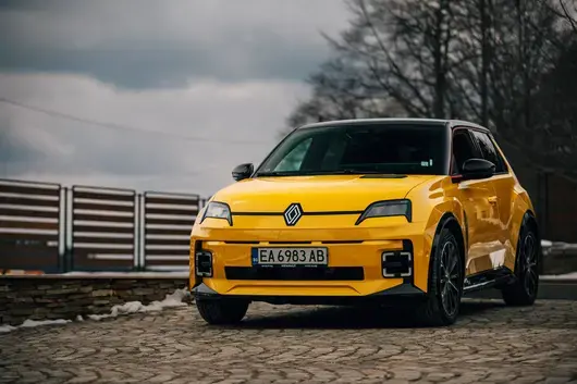 Renault 5 - поп иконата, която носи духа на 70-те
