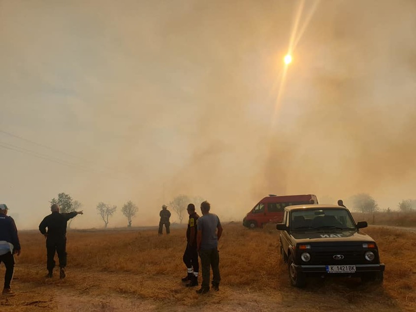Пожарите не стихват: Бедствено положение в пет общини в област Хасково