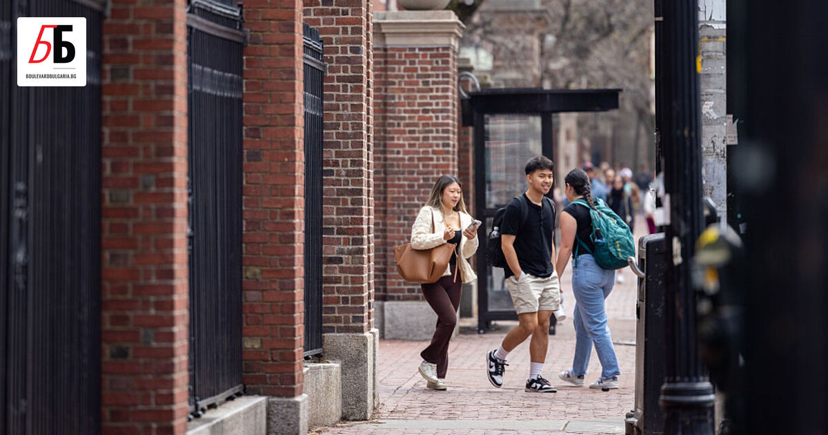 Доналд Тръмп блокира издаването на визи за чужди студенти в