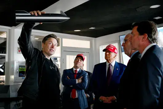 SpaceX на Илон Мъск  може да строи противоракетния щит на Тръмп