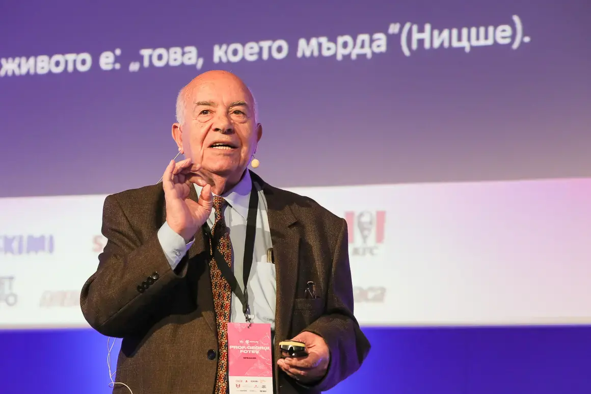 Проф. Георги Фотев: Пасивността е резултат от "подкосеното достойнство" на българите
