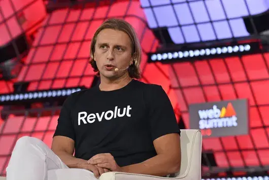 Revolut отчете историческа печалба от над 1 млрд. долара и отваря банка във Великобритания