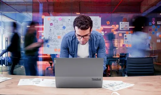 Пълните ползи от AI за работата ни изискват трансформация на работното място