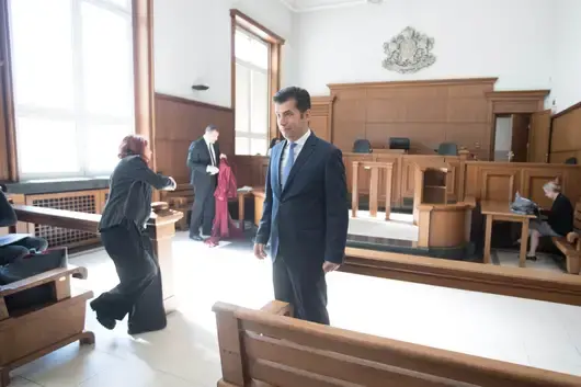 Делото срещу Кирил Петков за ареста на Бойко Борисов тръгва на 10 юни