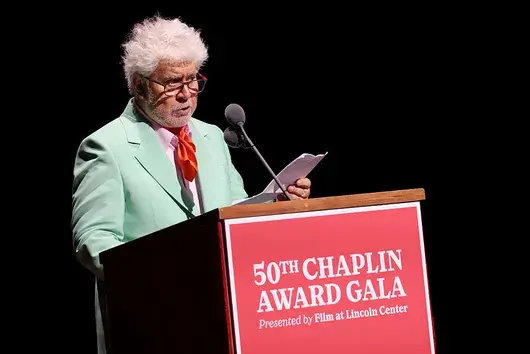 Педро Алмодовар с унищожителна реч срещу Тръмп: „Ще останете в историята като катастрофа“