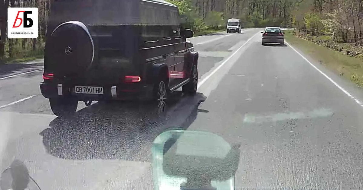 Автомобилът на мажоритарния собственик на ПФК Левски Наско Сираков е