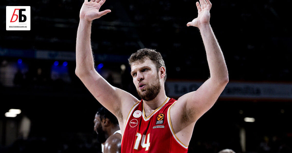 Александър Везеков изигра изключително силен мач и помогна на “Олимпиакос