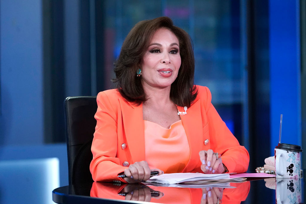 От тв водеща до висш прокурор: Тръмп назначи още един кадър на FOX News на висш пост