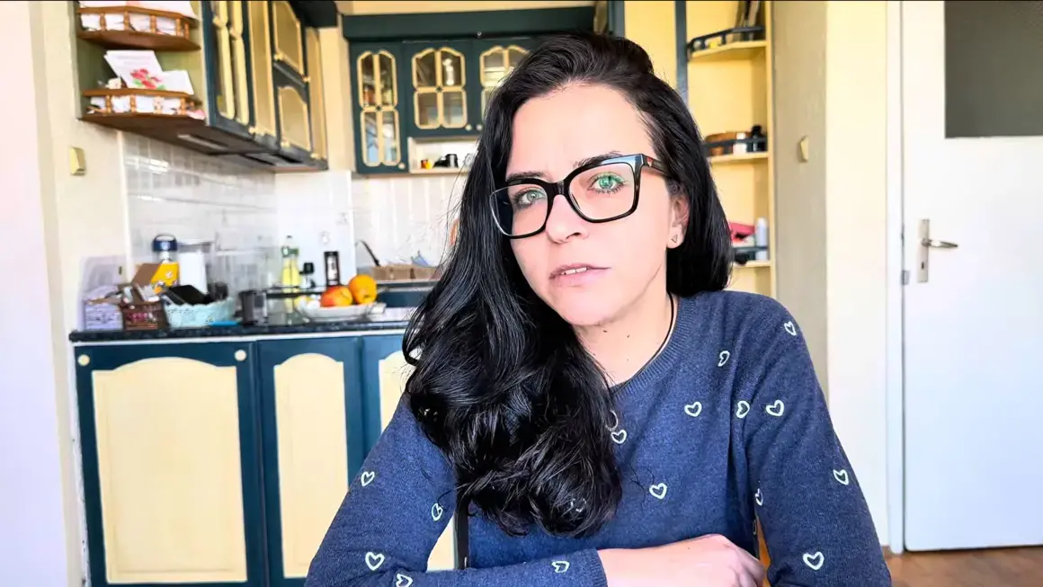 Как Зорница Гюцова учи мъжете на бой и домашно насилие и взима пари за това