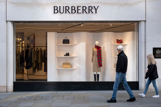 Burberry съкращава 18% от персонала на луксозния бранд по света в следващите две години