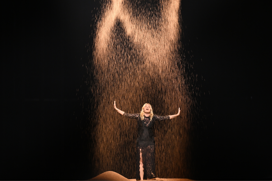 Louane - "Maman" (Франция)