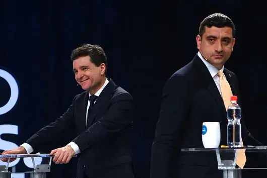 Румъния гласува дали остава прозападна, или завива към Москва (обновена)