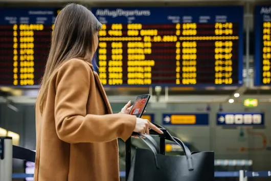 Всички причини да не си изключваме телефона в чужбина