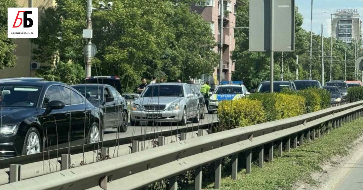 Верижна катастрофа на софийския булевард Цариградско шосе“ предизвика сериозно задръстване