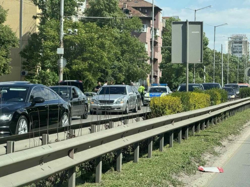 Верижна катастрофа предизвика сериозно задръстване на бул. "Цариградско шосе"
