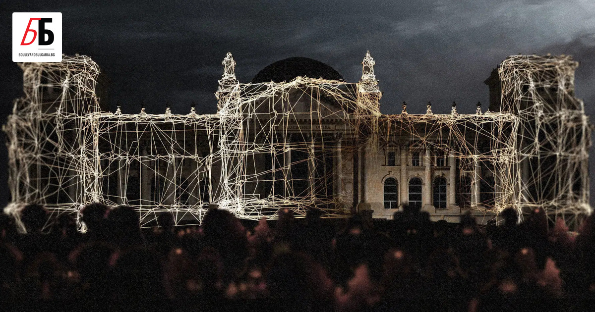 30 години след опаковането на Райхстага от Кристо и Жан-Клод