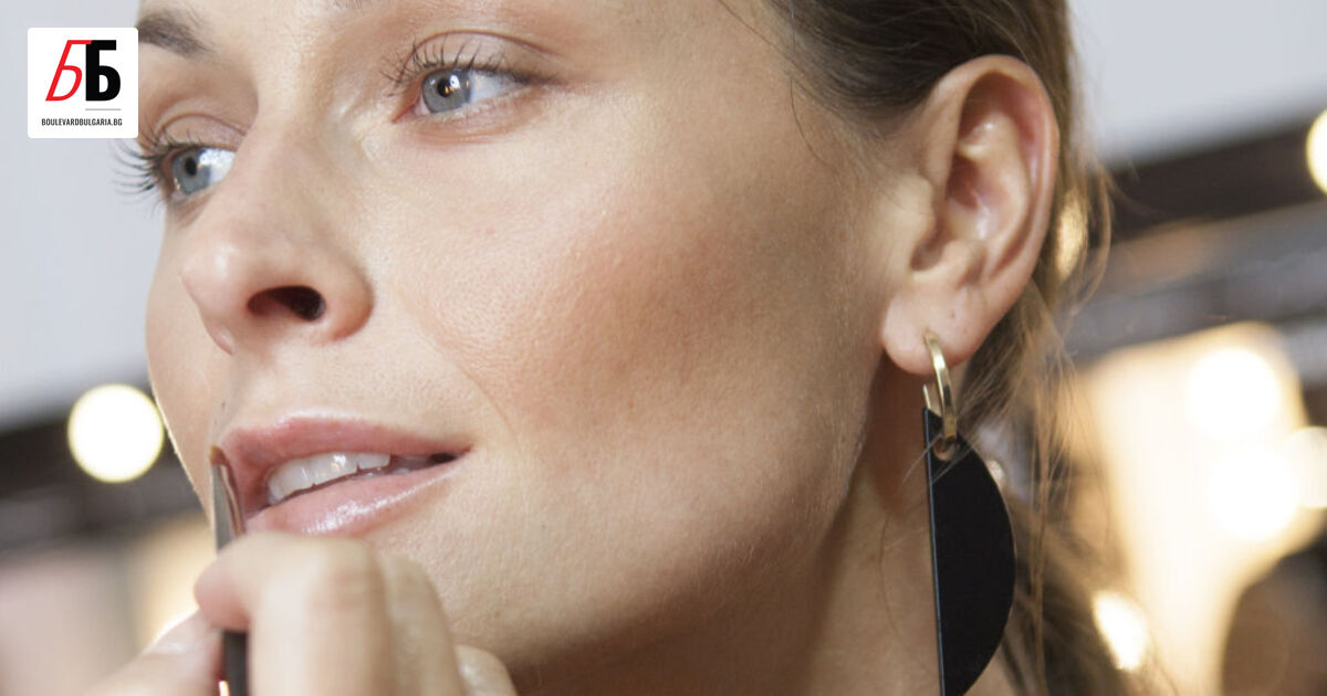 “Сипи си питие, сложи червило и се стегни, казва иконичната